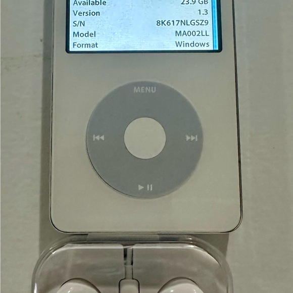 Apple ipod Classic 5th Generation With Video 30gb and NEW BATTERY - Picture 3 of 3
